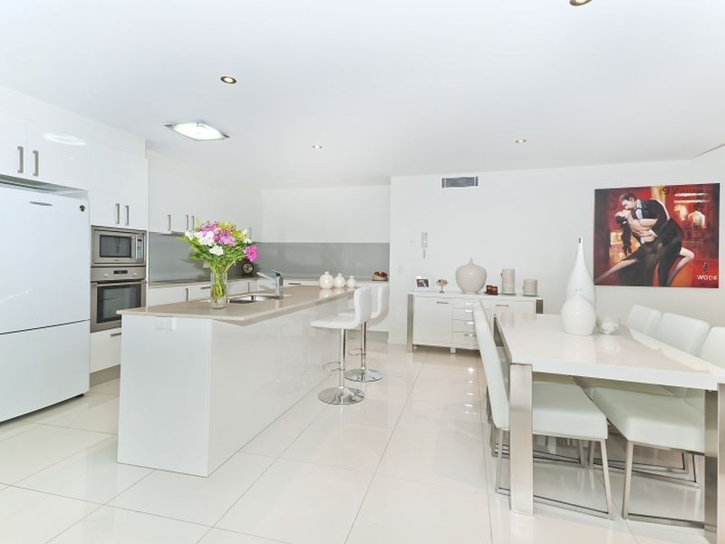 7 Burra Street, Chevron Island QLD 4217