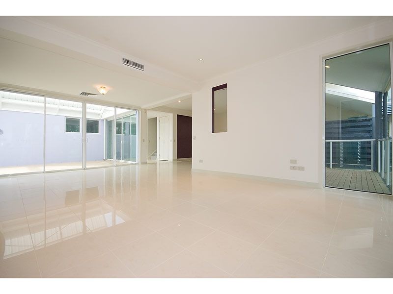 3104 Royal Pines Resort Ross Street, Ashmore QLD 4214