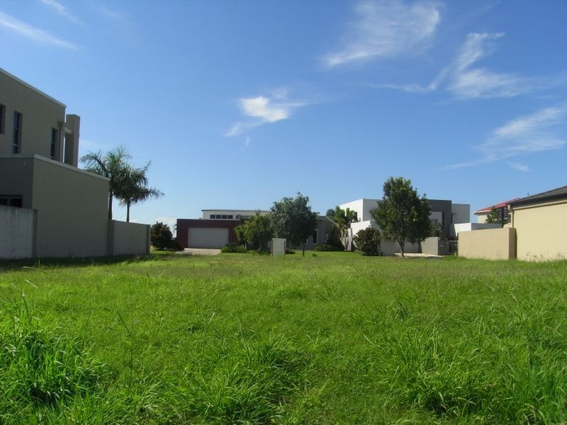 147 Sir Bruce Small Blvd, Benowa Waters QLD 4217