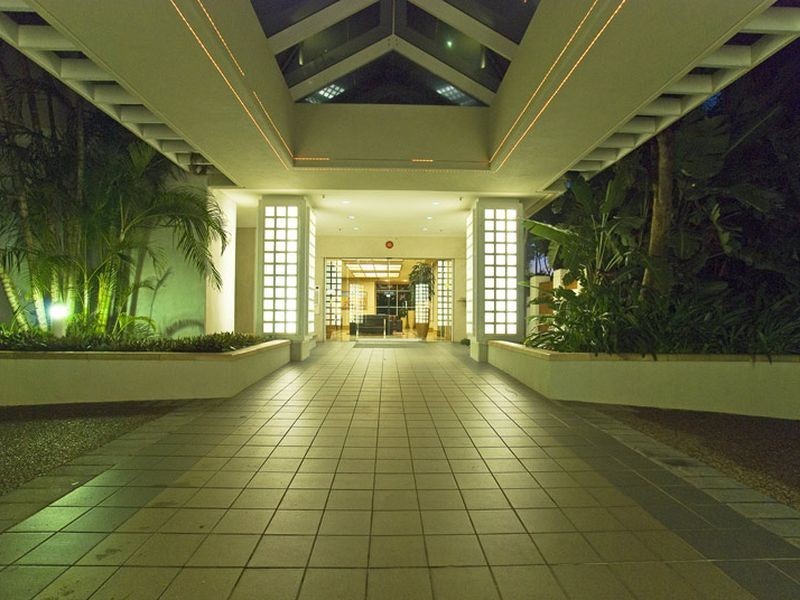 20 Riverview Parade, Surfers Paradise QLD 4217