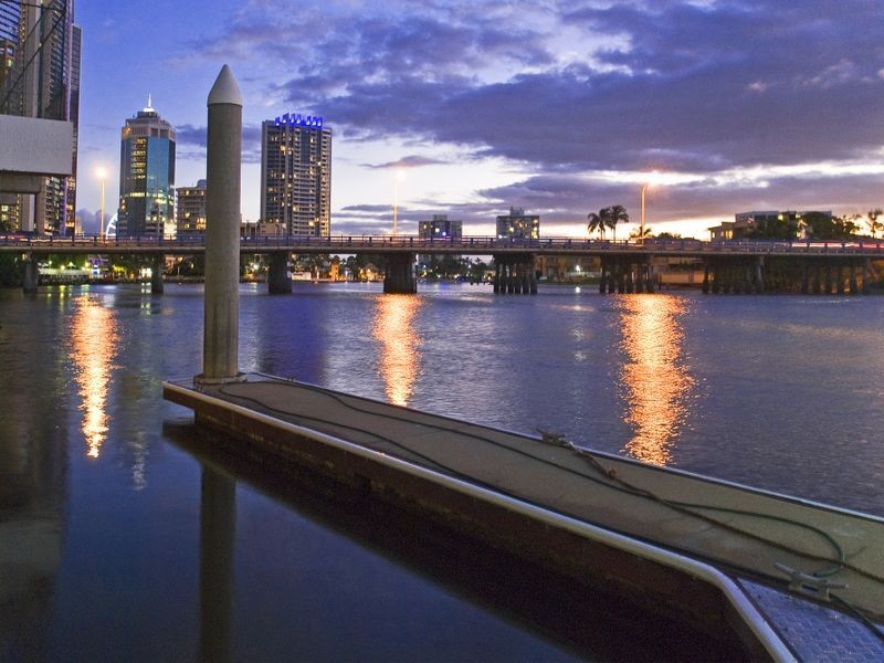 20 Riverview Parade, Surfers Paradise QLD 4217