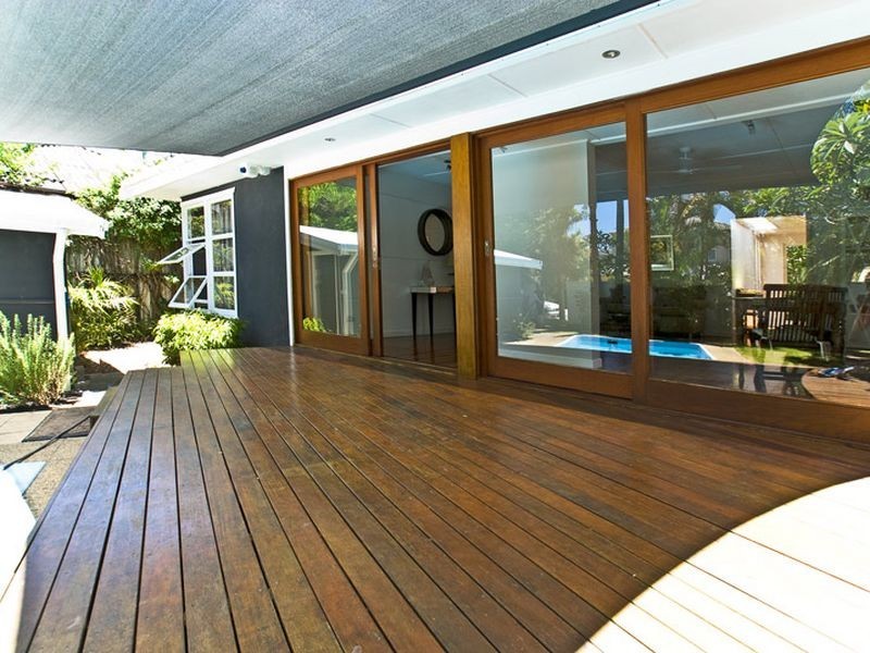 30 Pine Avenue, Surfers Paradise QLD 4217
