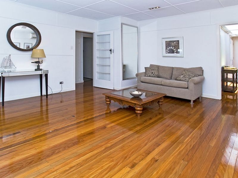 30 Pine Avenue, Surfers Paradise QLD 4217