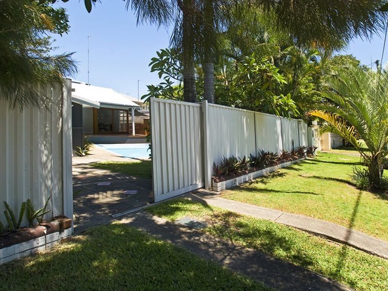 30 Pine Avenue, Surfers Paradise QLD 4217