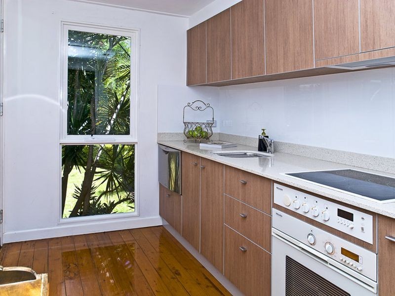 30 Pine Avenue, Surfers Paradise QLD 4217