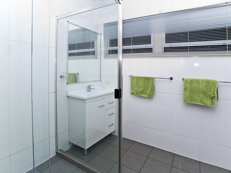 30 Pine Avenue, Surfers Paradise QLD 4217