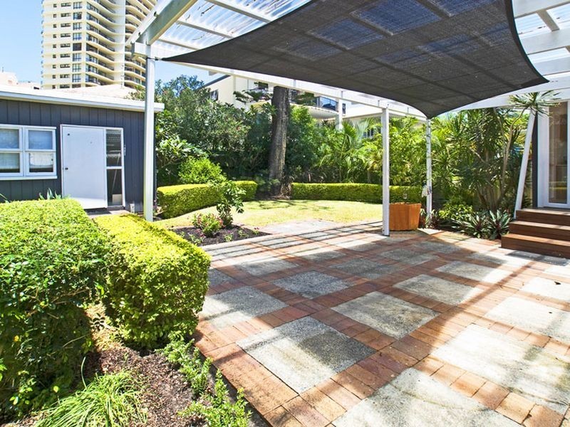 30 Pine Avenue, Surfers Paradise QLD 4217