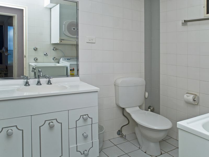 2 Riverview Pde, Surfers Paradise QLD 4217