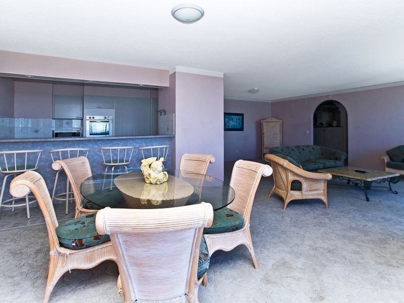 2 Riverview Pde, Surfers Paradise QLD 4217