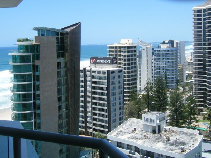 17E/5 Clifford Street, Surfers Paradise QLD 4217