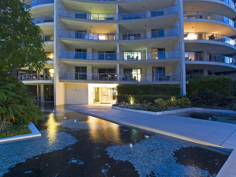 21 Cypress Avenue, Surfers Paradise QLD 4217