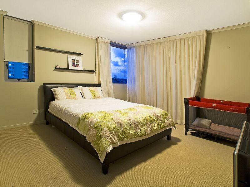 21 Cypress Avenue, Surfers Paradise QLD 4217