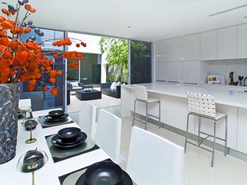 19 Binda Place, Sorrento QLD 4217