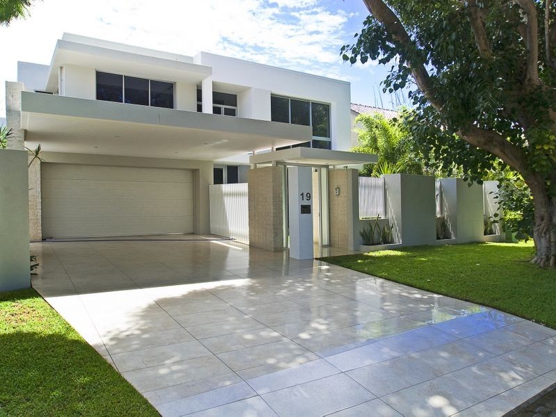 19 Binda Place, Sorrento QLD 4217