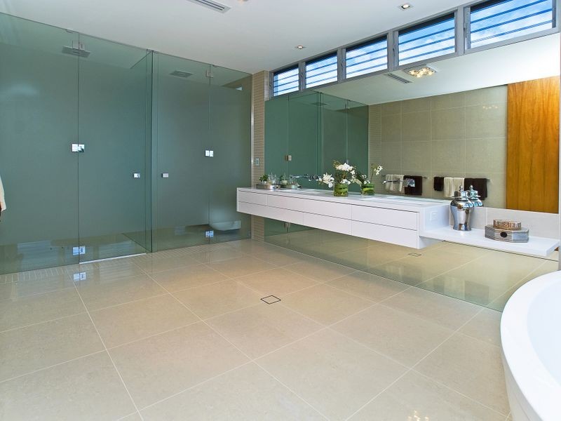 19 Binda Place, Sorrento QLD 4217