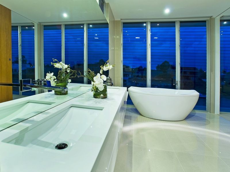 19 Binda Place, Sorrento QLD 4217