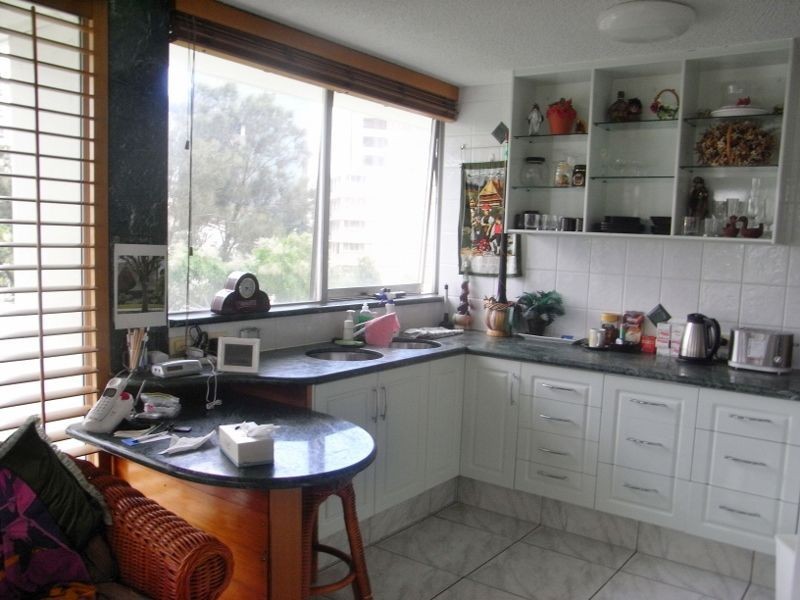 32 Riverview Parade, Surfers Paradise QLD 4217