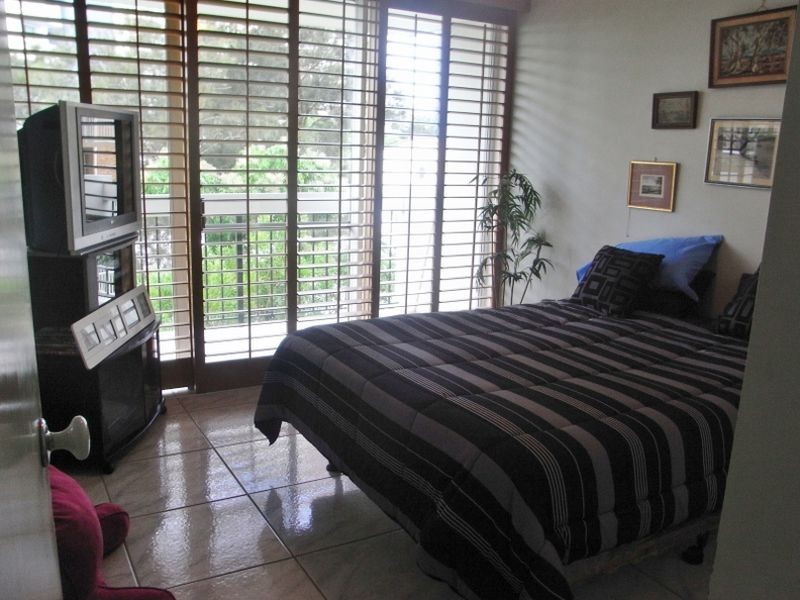 32 Riverview Parade, Surfers Paradise QLD 4217