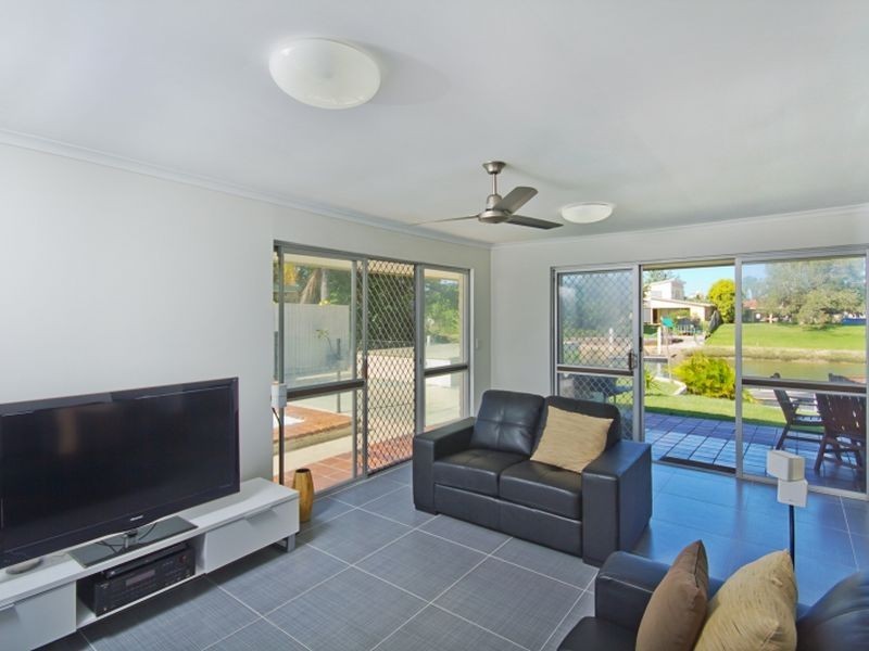 24 Rio Vista Boulevard, Broadbeach Waters QLD 4218