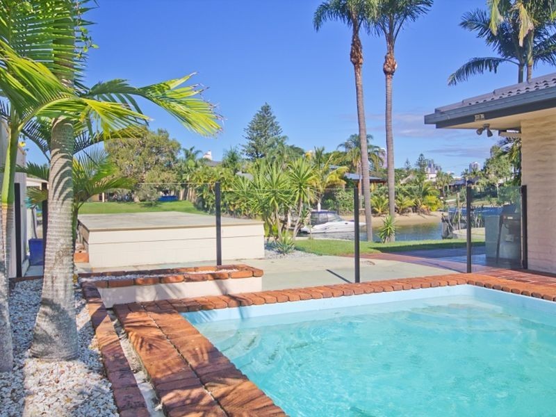 24 Rio Vista Boulevard, Broadbeach Waters QLD 4218