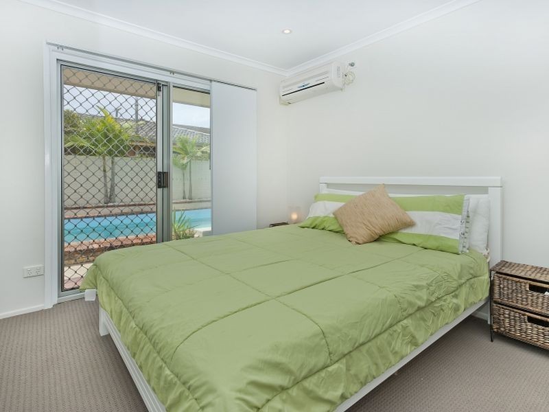 24 Rio Vista Boulevard, Broadbeach Waters QLD 4218