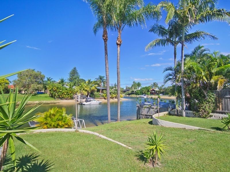 24 Rio Vista Boulevard, Broadbeach Waters QLD 4218