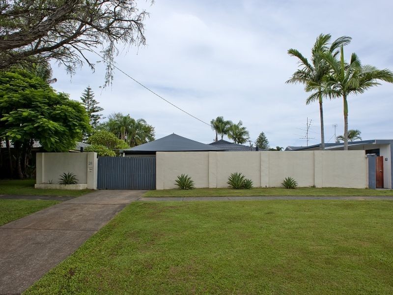24 Rio Vista Boulevard, Broadbeach Waters QLD 4218