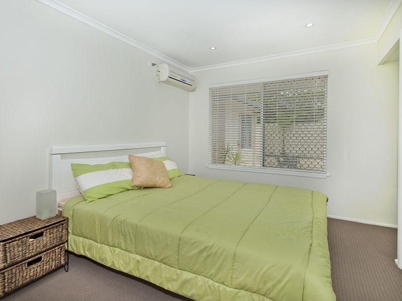 24 Rio Vista Boulevard, Broadbeach Waters QLD 4218