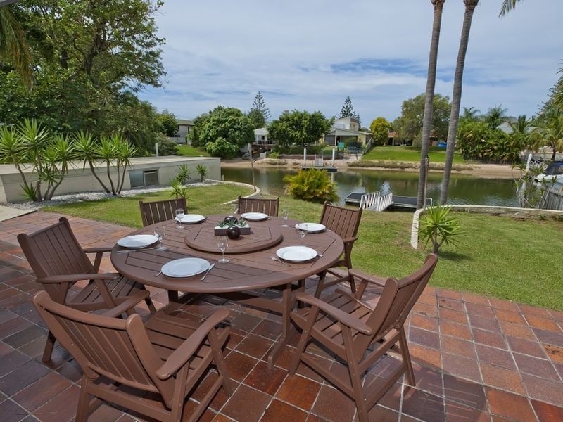24 Rio Vista Boulevard, Broadbeach Waters QLD 4218