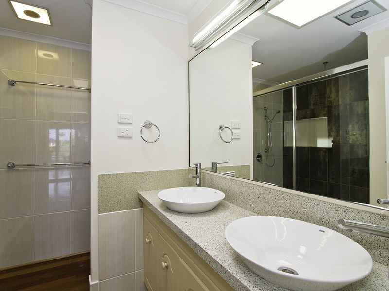 114 Amalfi Drive, Isle Of Capri QLD 4217
