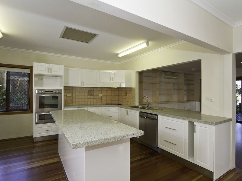 114 Amalfi Drive, Isle Of Capri QLD 4217