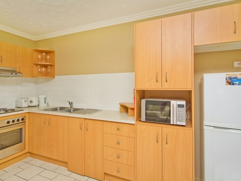 142 Stanhill Drive, Chevron Island QLD 4217