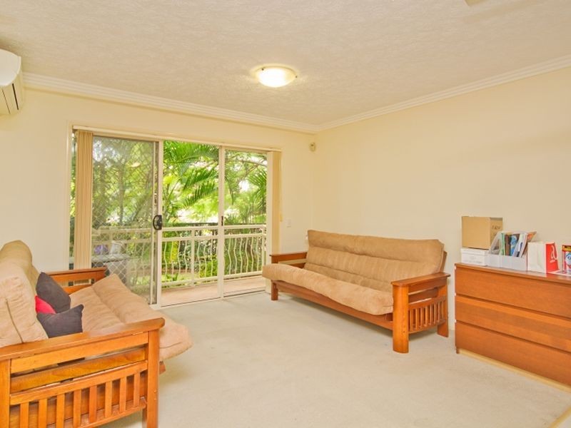 142 Stanhill Drive, Chevron Island QLD 4217