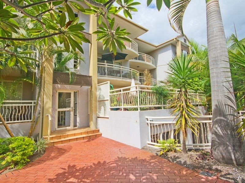 142 Stanhill Drive, Chevron Island QLD 4217
