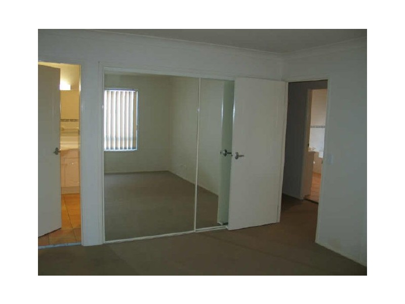 4/116 Pohlman Street, Southport QLD 4215