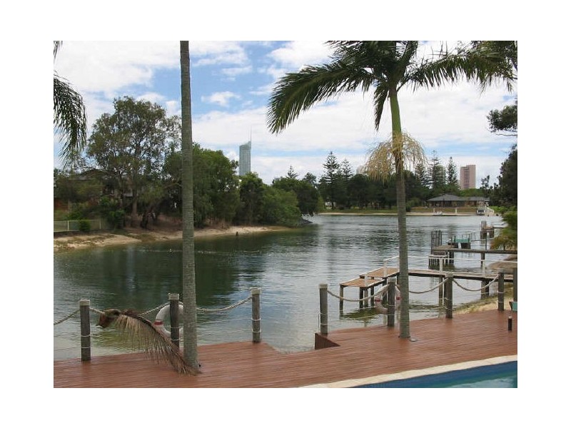 12 Beverley Crescent, Broadbeach Waters QLD 4218