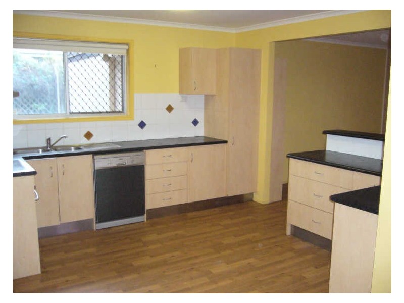 142 Bamboo Avenue, Benowa QLD 4217