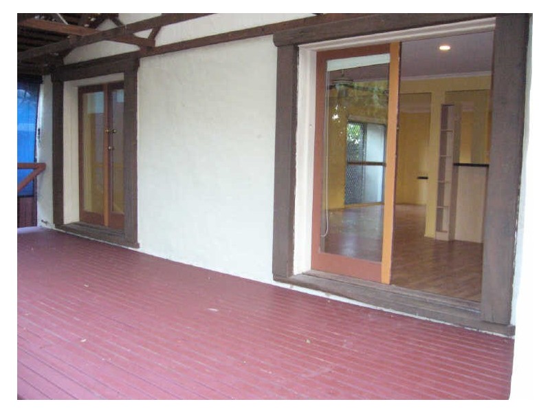 142 Bamboo Avenue, Benowa QLD 4217