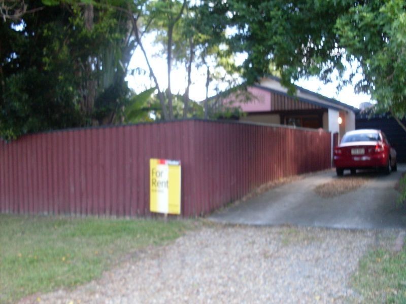 142 Bamboo Avenue, Benowa QLD 4217