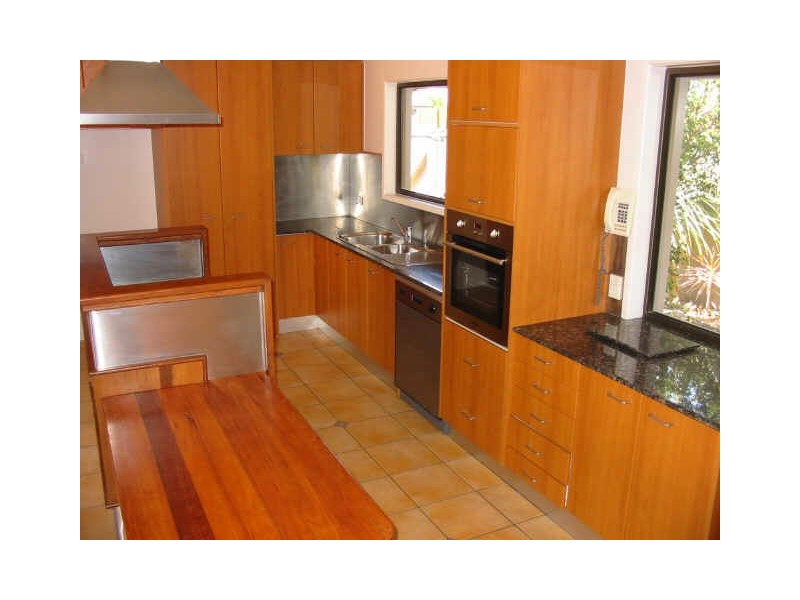 30 Blair Athol Crescent, Sorrento QLD 4217