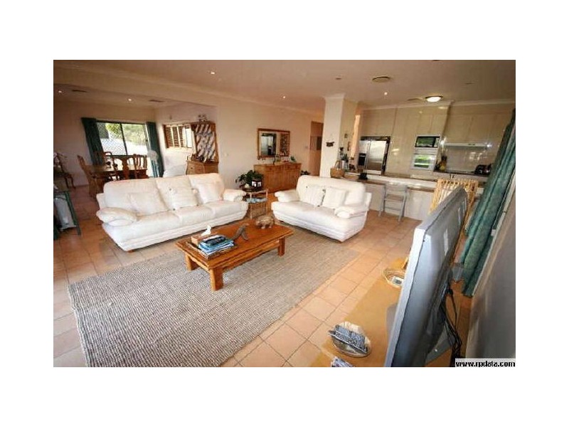 37 Stanhill Drive, Chevron Island QLD 4217
