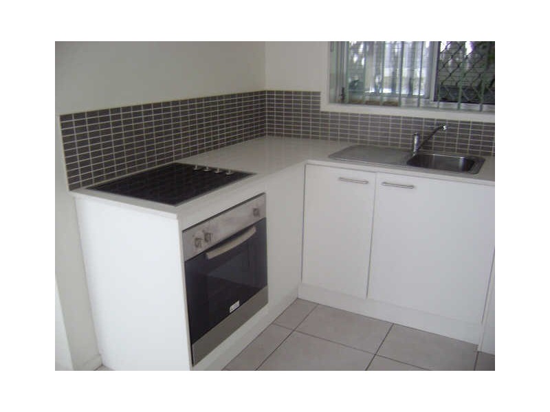 2/12 Markwell Avenue, Surfers Paradise QLD 4217