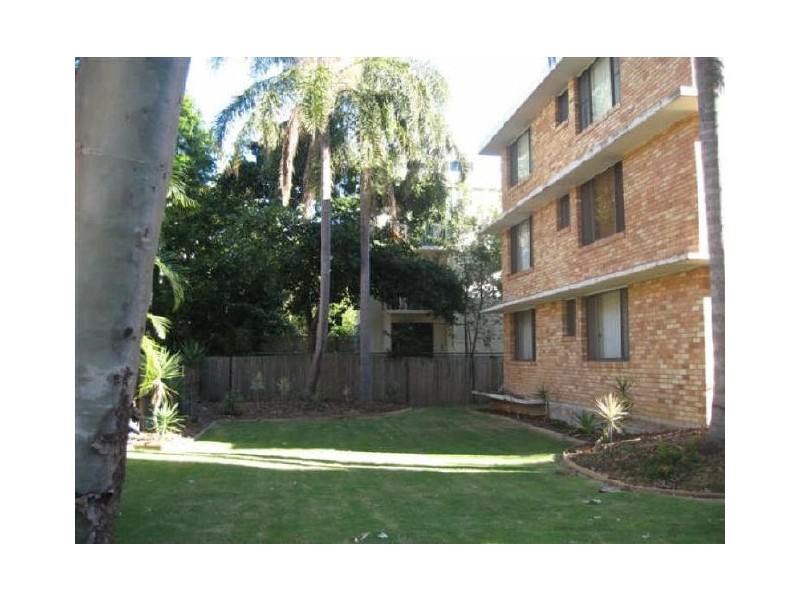 11 Stanhill Drive, Chevron Island QLD 4217