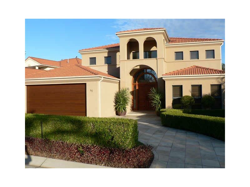 41 Meadowlake Drive, Carrara QLD 4211