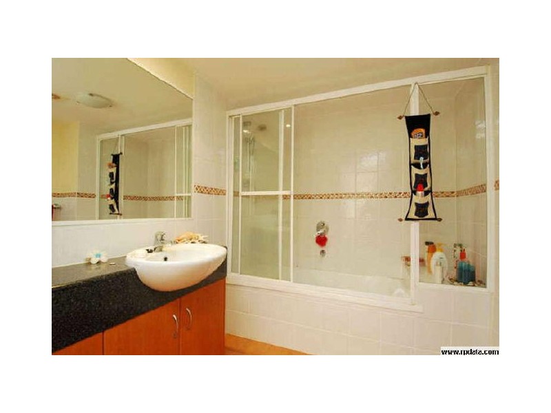 3/7 Johnston Street, Southport QLD 4215