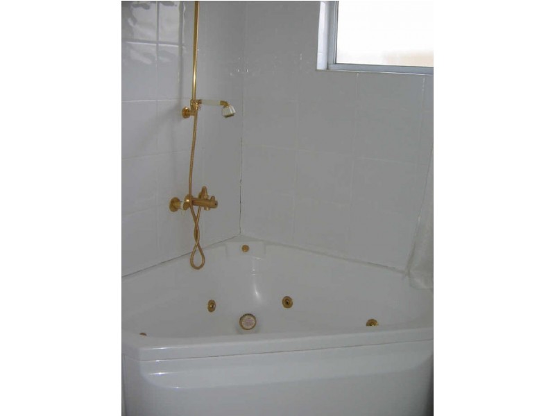 2/5 Stanhill Drive, Chevron Island QLD 4217