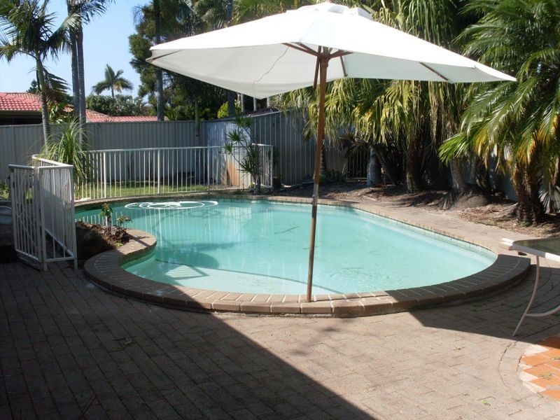 13 Hokitika Street, Broadbeach Waters QLD 4218