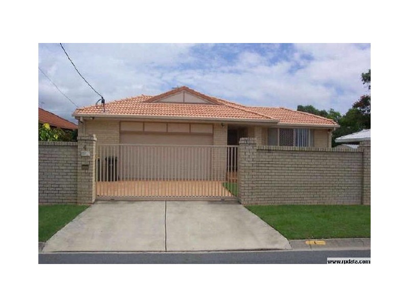 4 Frascati Street, Mermaid Waters QLD 4218