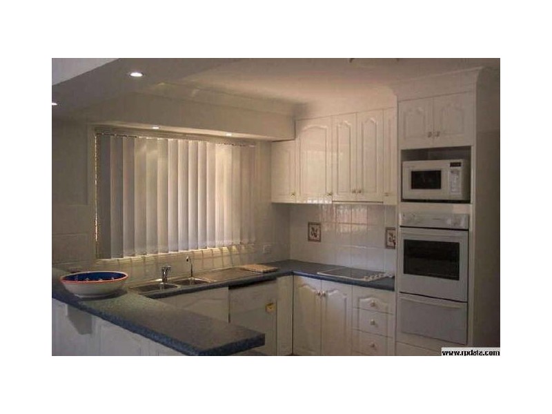 4 Frascati Street, Mermaid Waters QLD 4218