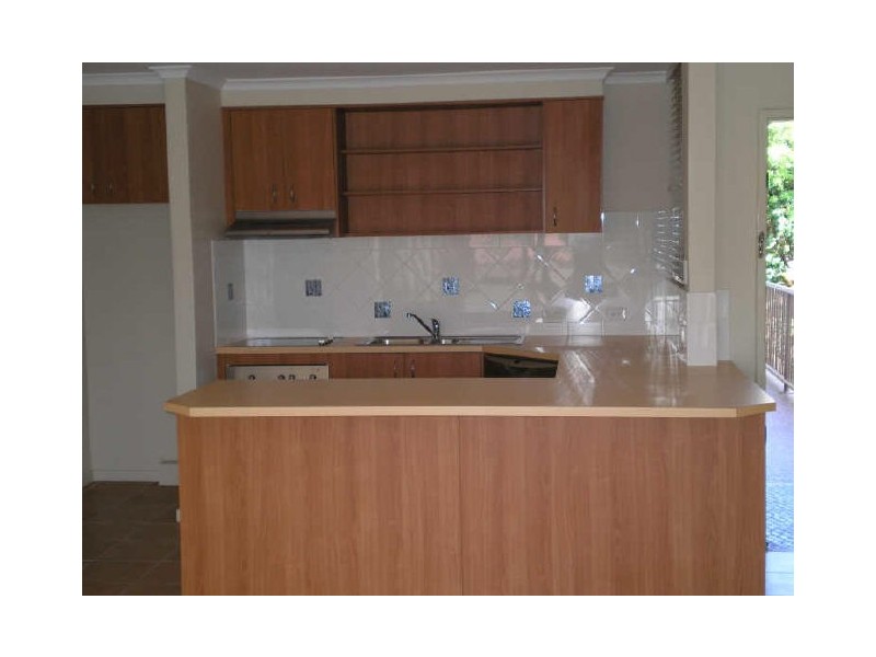 5/33 Darrambal Street, Chevron Island QLD 4217